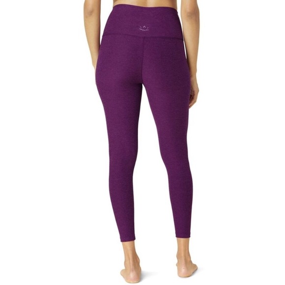 Beyond Yoga Caught in the Midi Leggings - purple heather - Picture 3 of 10